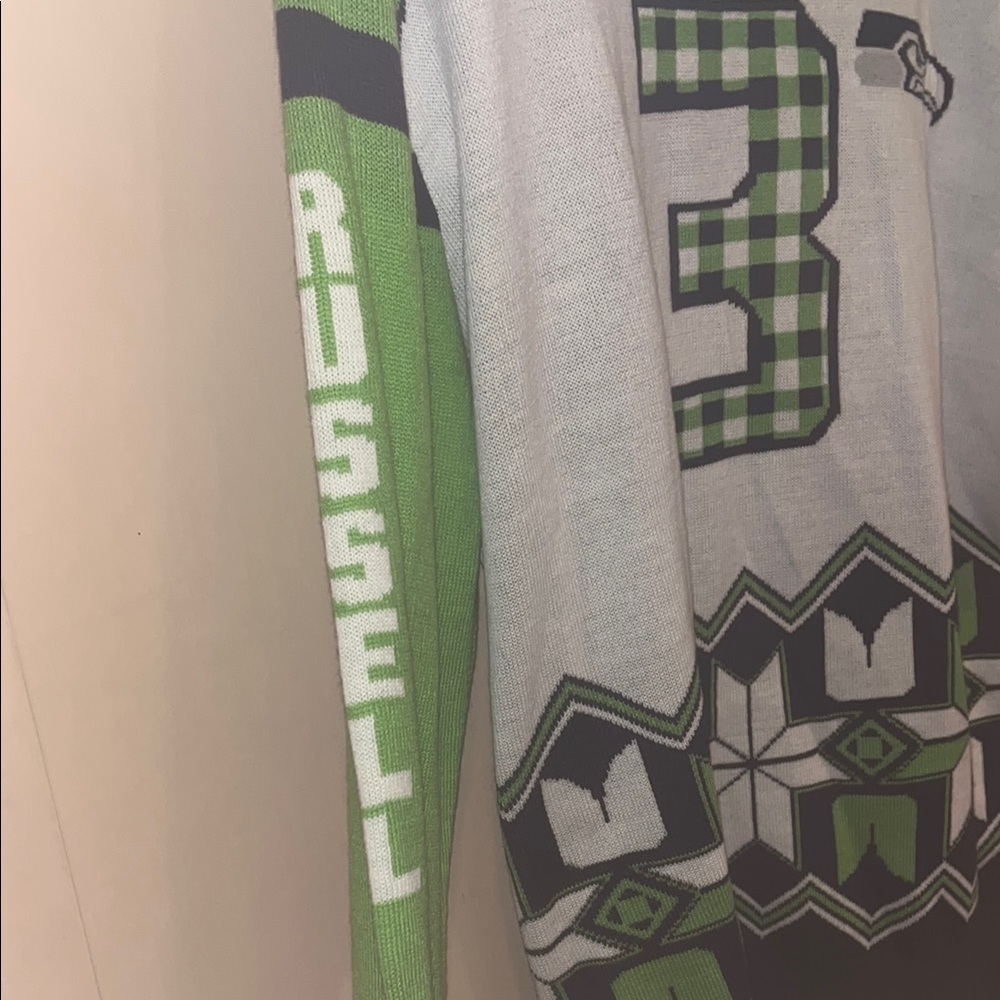 Seattle Seahawks Green and Blue #3 Wilson Sweater SZ XL - Picture 8 of 10